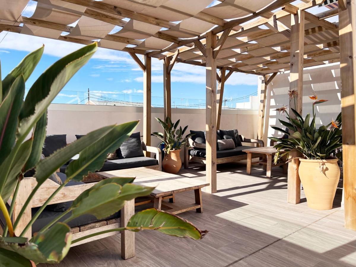 Valencia Luxury - Calma Beach Apartments Εξωτερικό φωτογραφία