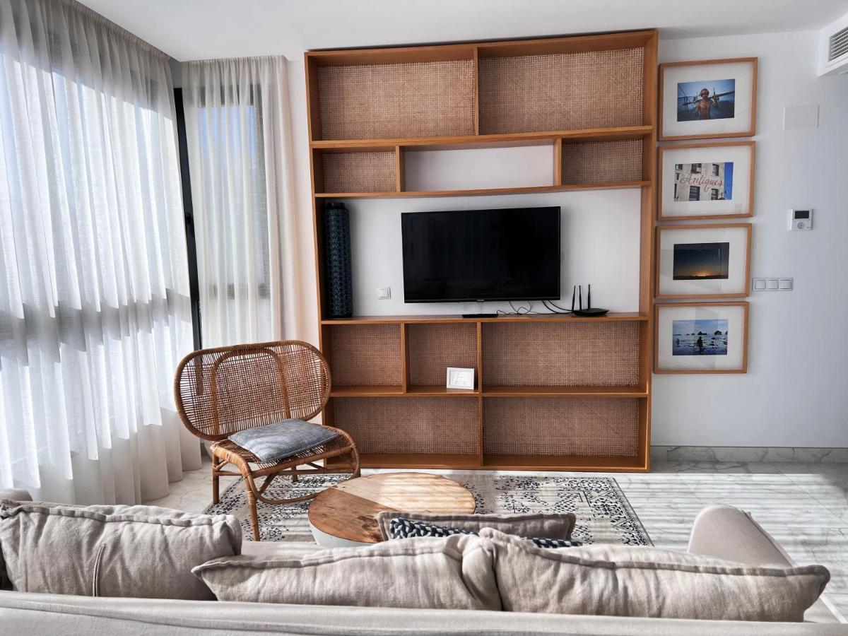 Valencia Luxury - Calma Beach Apartments Εξωτερικό φωτογραφία